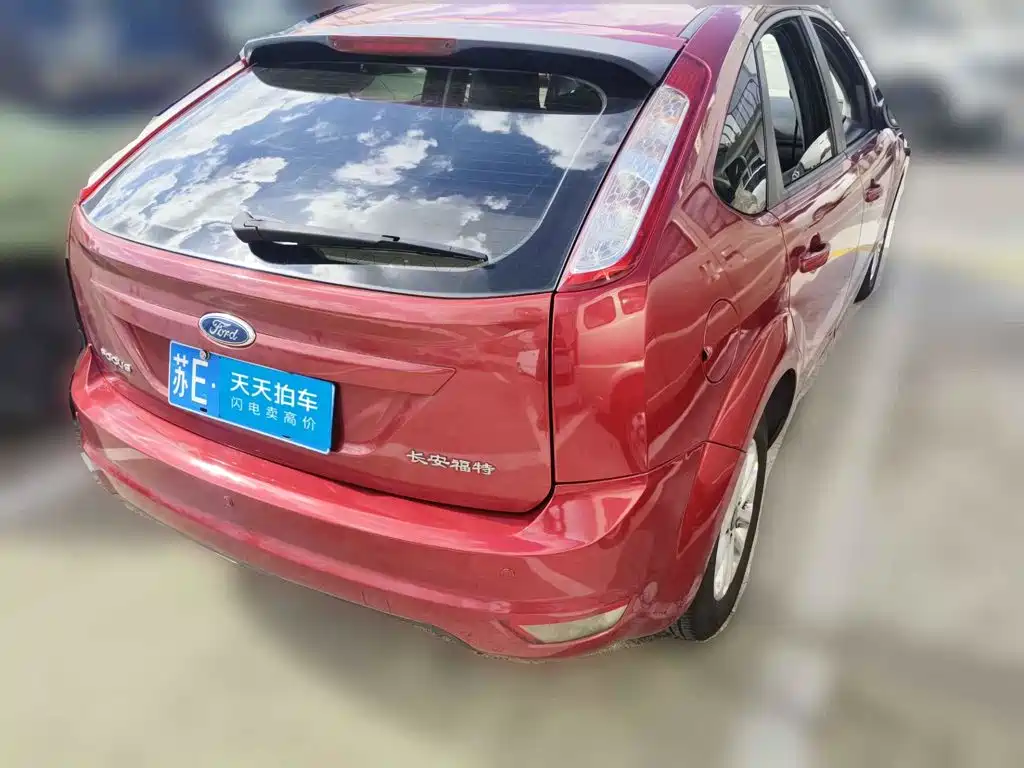 Фото 2 - Ford Focus