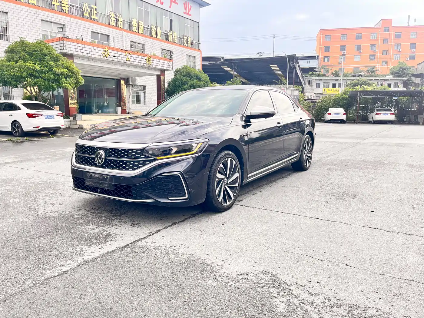 Volkswagen Passat 2022 330TSI Starlight Elite Edition фото 3