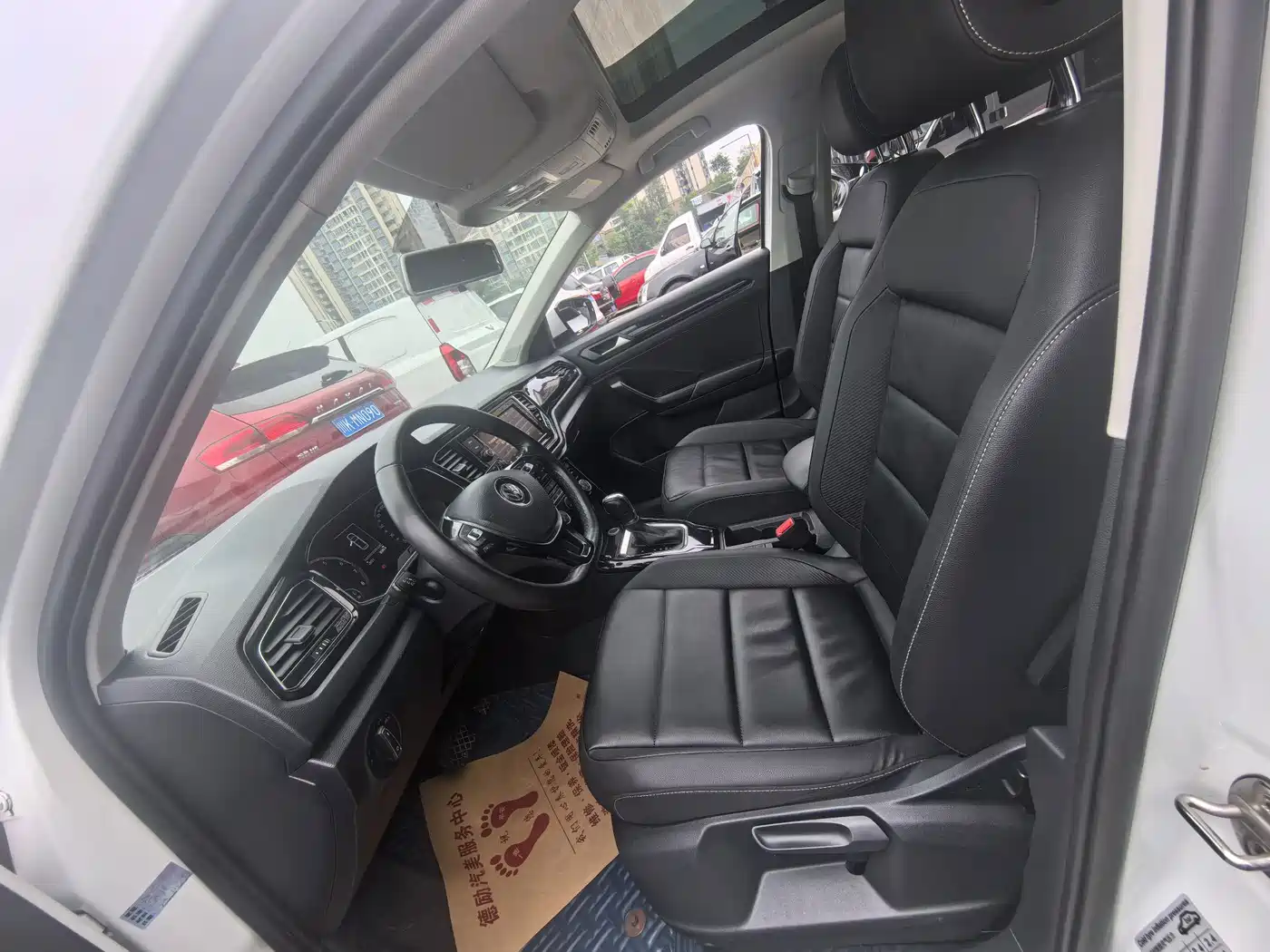 Photo 12 - Volkswagen T-ROC