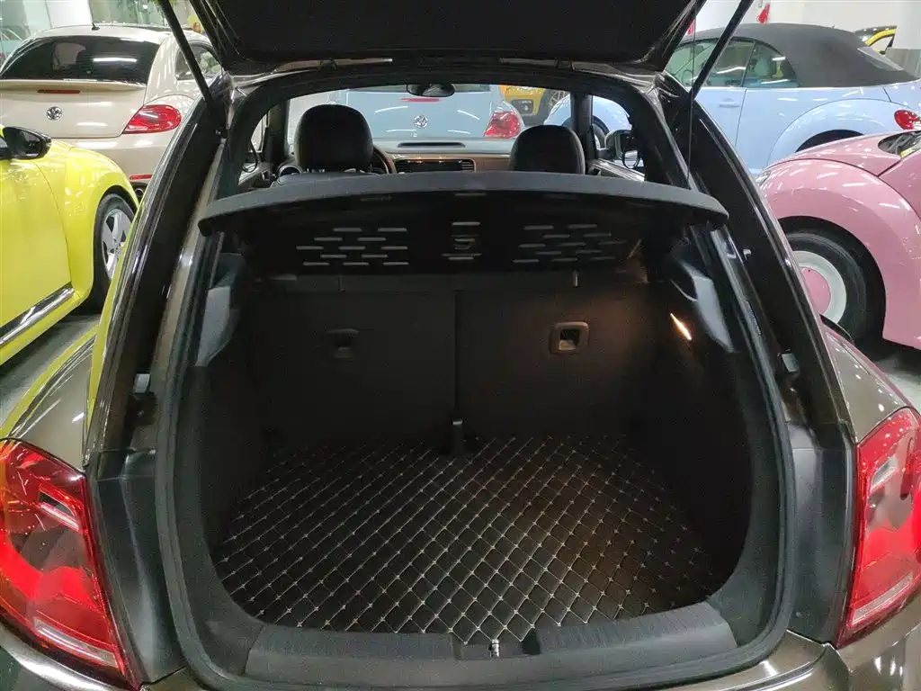 Volkswagen Beetle 2015 180TSI фото 15