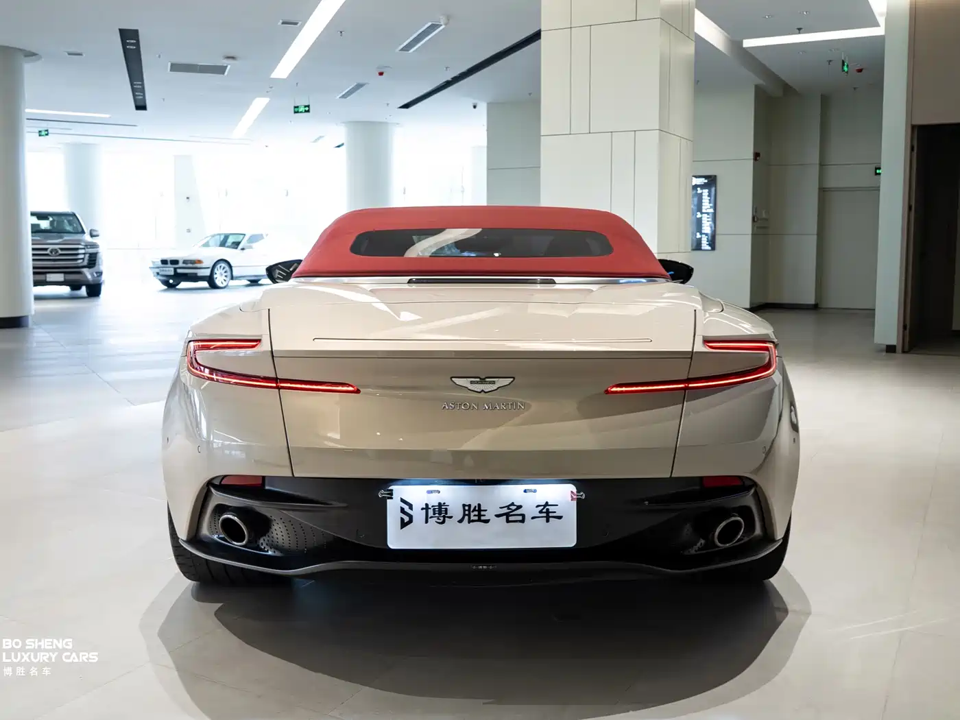 Aston Martin DB11 2019 4.0T V8 Volante фото 38
