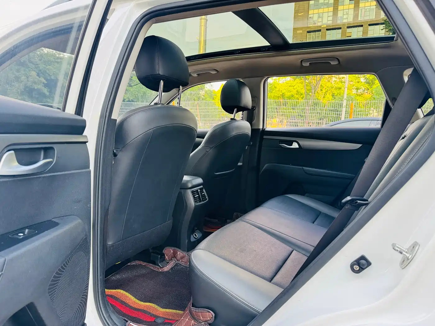 Kia Sportage 2019 2.0L Automatic Smart Luxury Edition фото 5