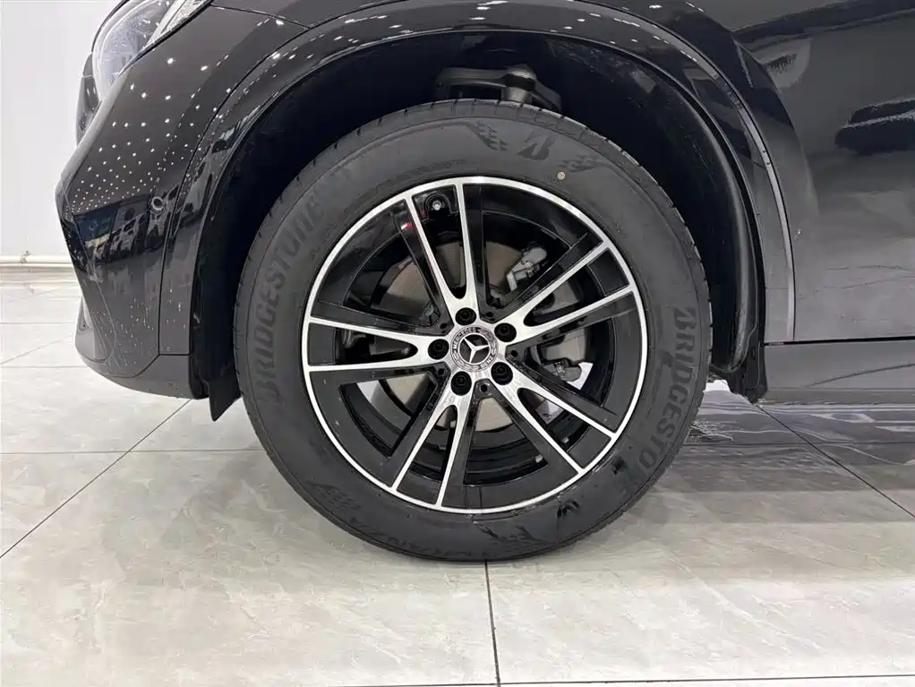 Mercedes-Benz GLC 2025 Model Year GLC 260 L 4MATIC Luxury фото 4