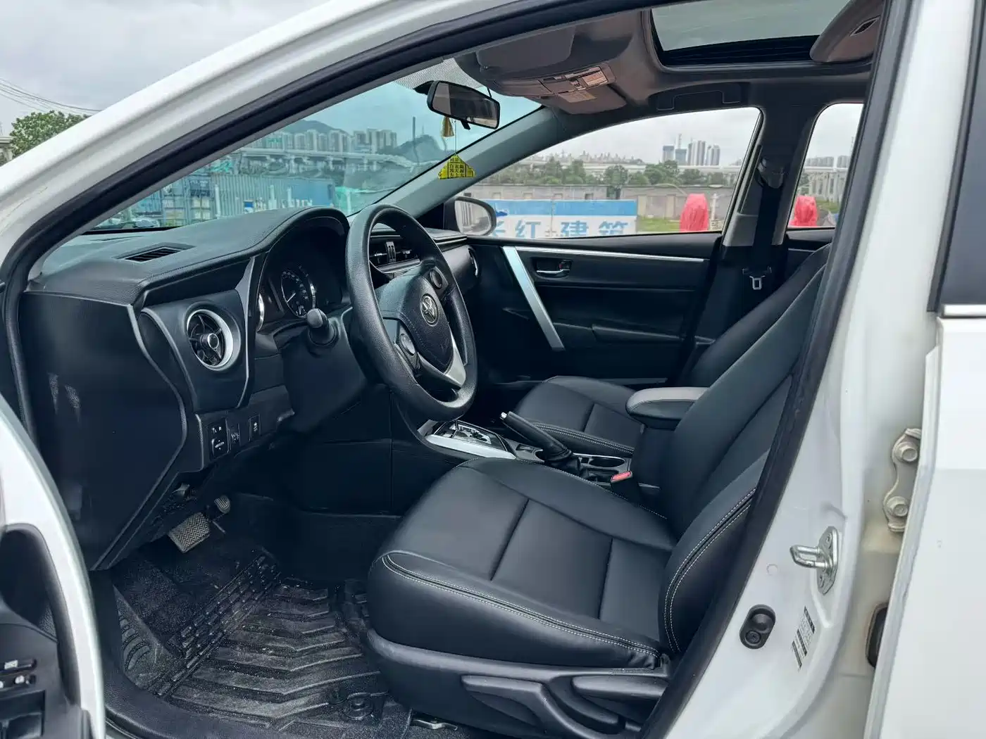 Toyota Corolla 2017 Facelift 1.2T S-CVT GL-i фото 4
