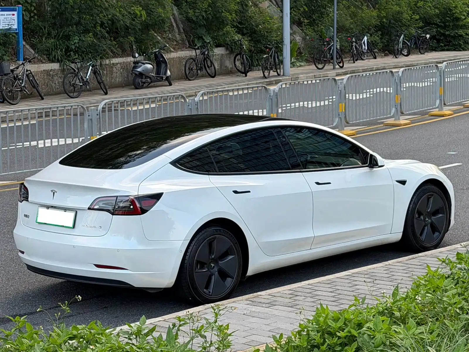 Photo 5 - Tesla Model 3