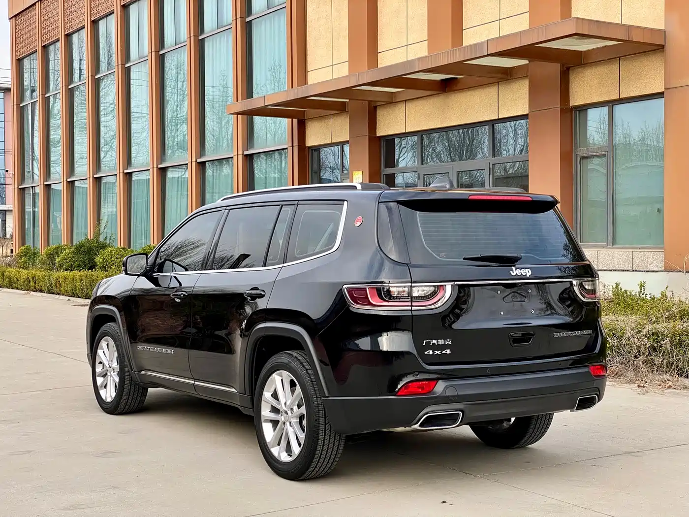 JEEP GRAND COMMANDER