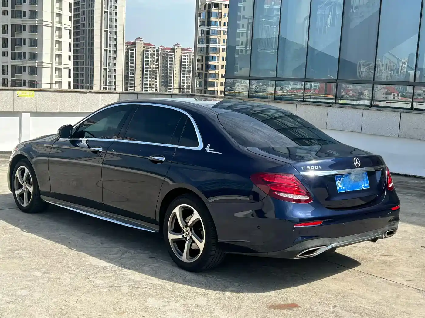 Mercedes-Benz E-Class 2019 E 300 L Fashion фото 3