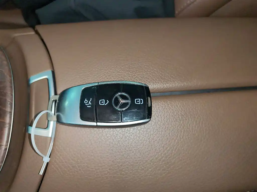 Mercedes-Benz E-Class 2018 Facelift E 300 L Luxury фото 17