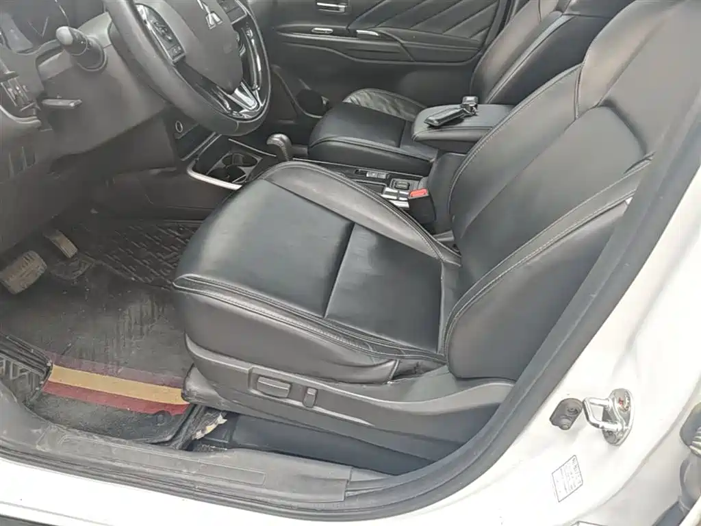 Mitsubishi Outlander 2019 2.0L 2WD Enjoy 5-Seater China VI фото 22