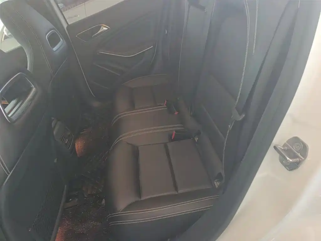 Mercedes-Benz GLA 2019 GLA 200 Dynamic фото 13