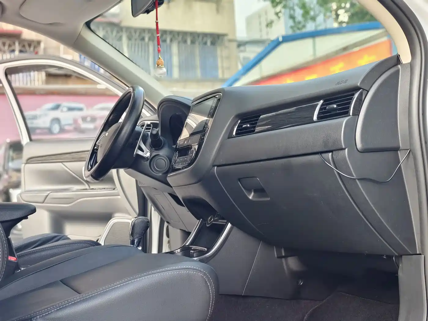 Mitsubishi Outlander 2017 2016 2.4L 4WD Luxury Edition 7-seater