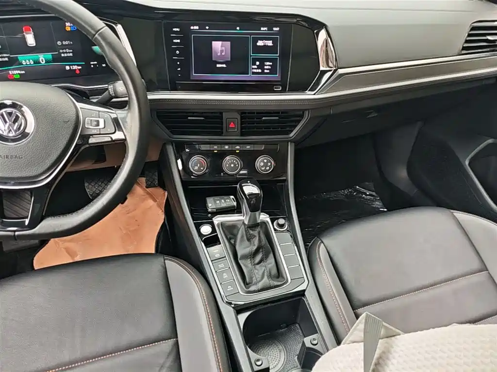 Volkswagen Sagitar 2021 280TSI DSG 30th Anniversary Edition фото 13