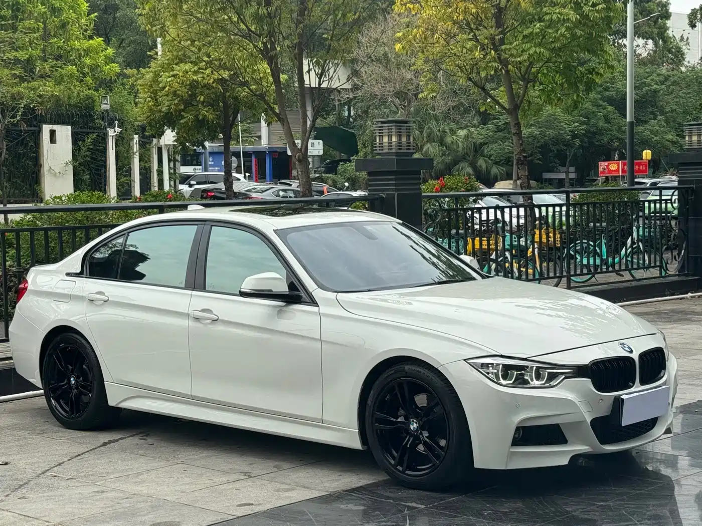 BMW 3 Series 2017 320Li M Sport фото 3