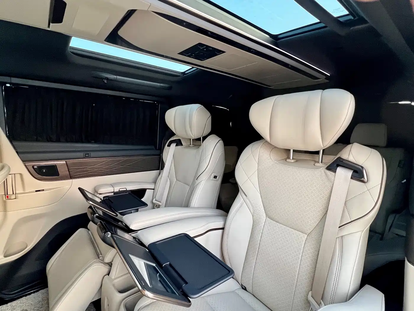 Toyota Alphard 2024 Hybrid 2.5L Ultimate Enjoyment Edition фото 15