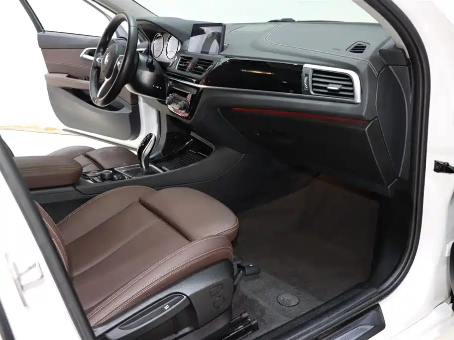 BMW 1 Series 2020 Model 120i M Sport Package фото 8