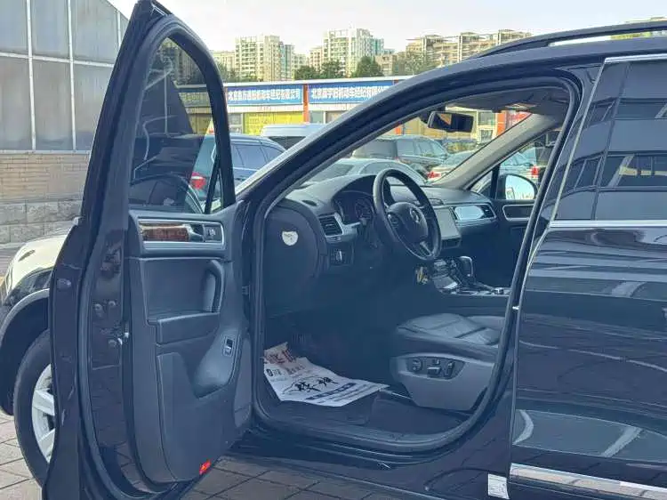 Volkswagen Touareg 2011 3.0TSI Standard фото 5