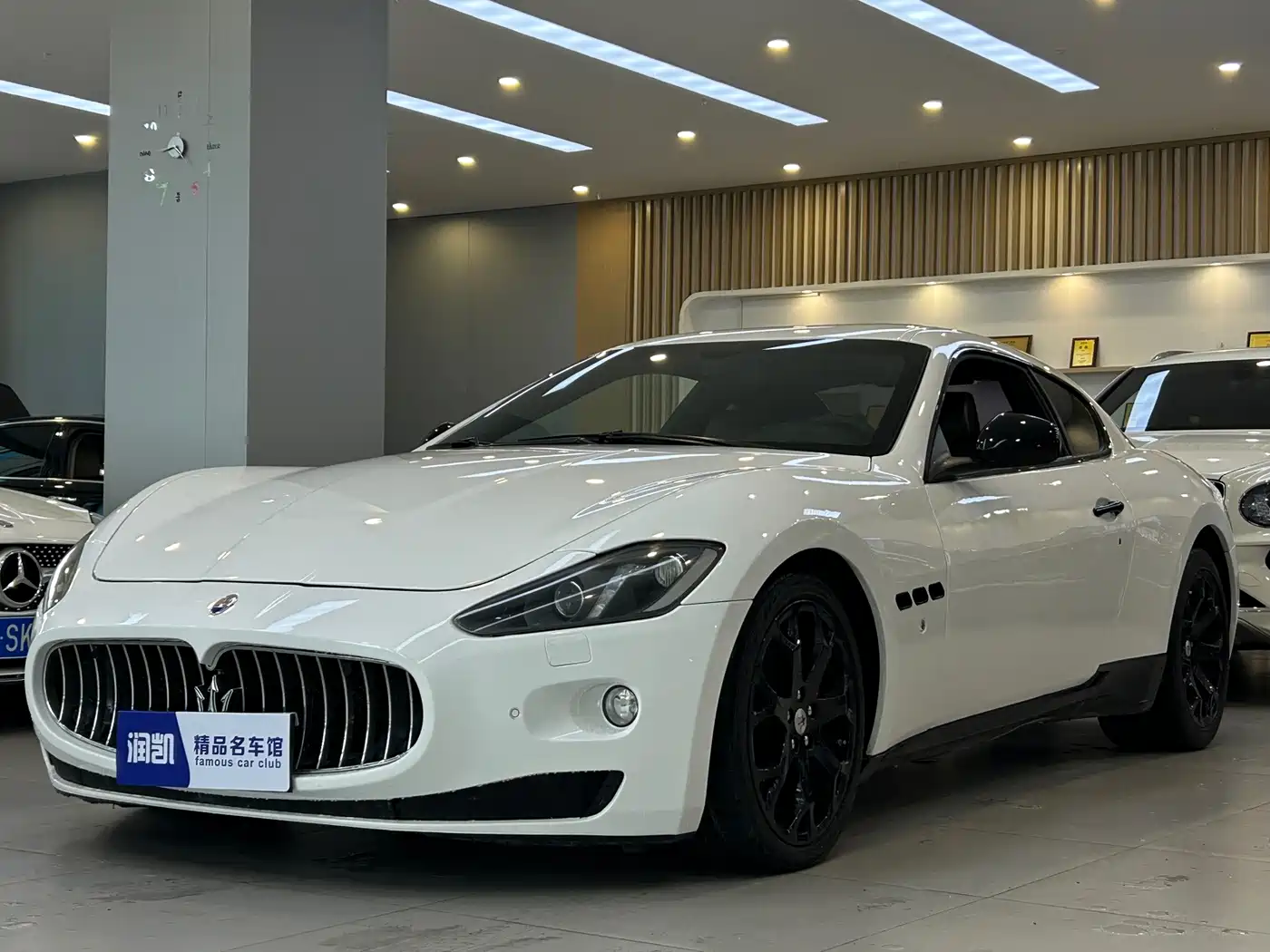 Maserati GranTurismo 2013 2007 4.2L Standard