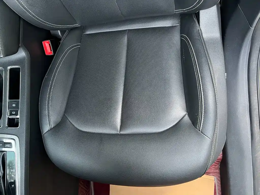 Roewe i6 2021 2020 PLUS 1.6L CVT 4G Connected Glory Holographic Edition