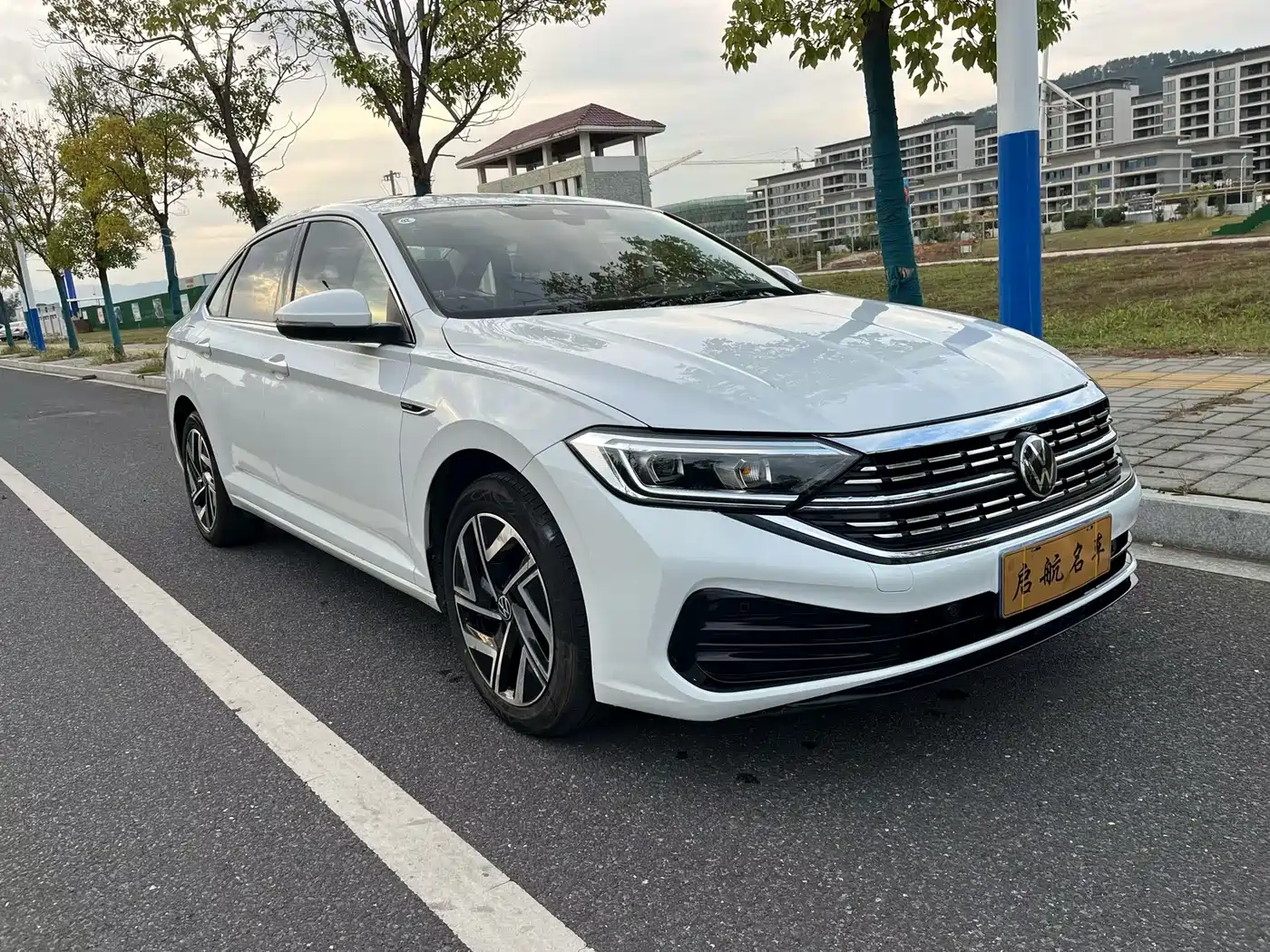 Volkswagen Sagitar 2023 Model Year 200TSI DSG Surpass Edition фото 3