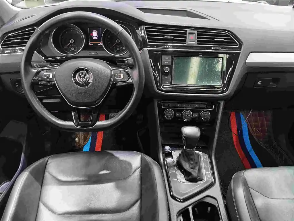 Volkswagen Tiguan L 2019 330TSI Automatic 2WD Panorama Comfort Edition China VI фото 7