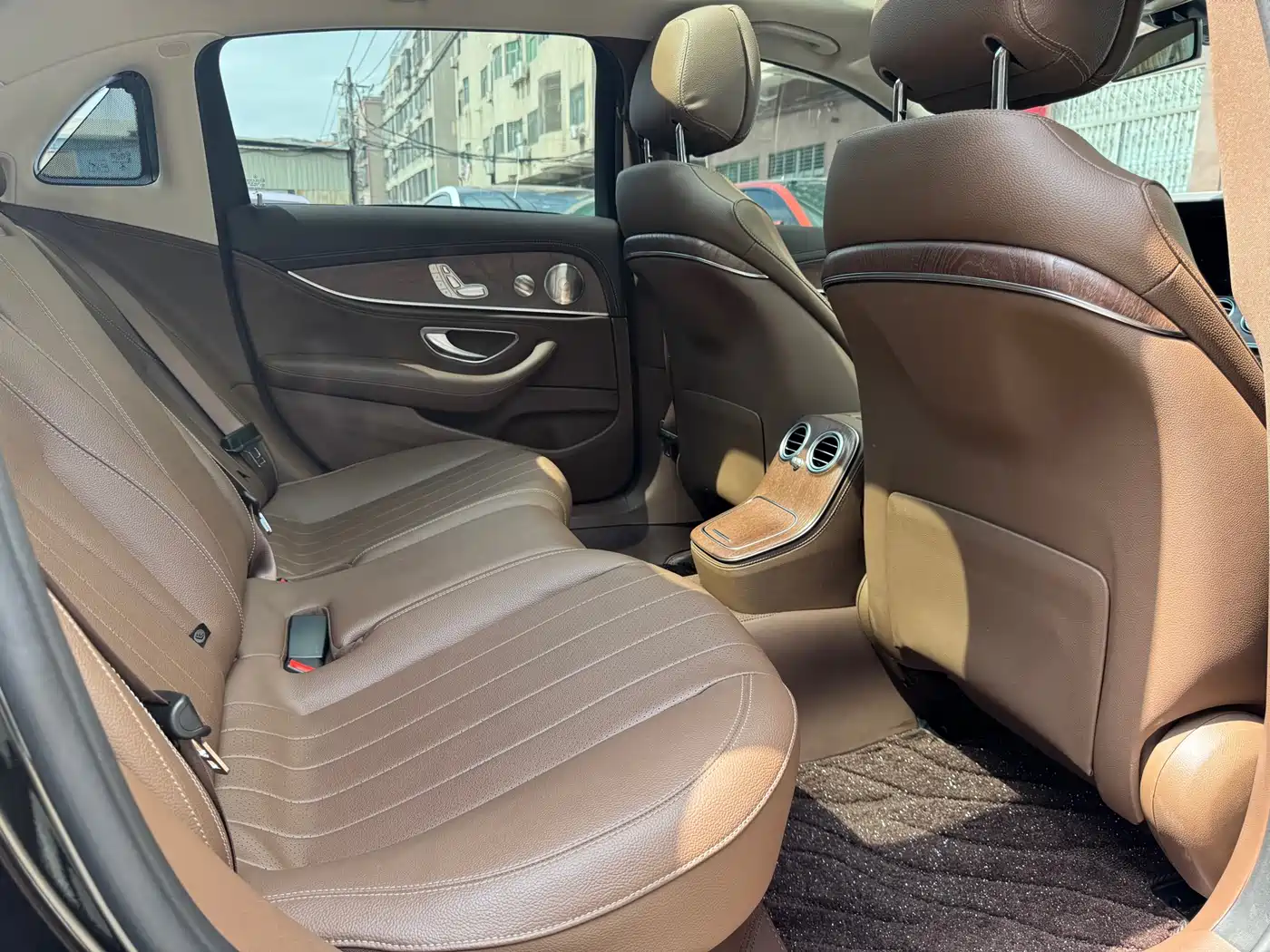 Mercedes-Benz E-Class 2023 E 300 L Luxury фото 8