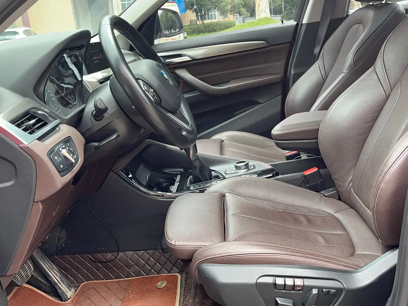 BMW X1 2018 xDrive20Li Premium Model фото 7