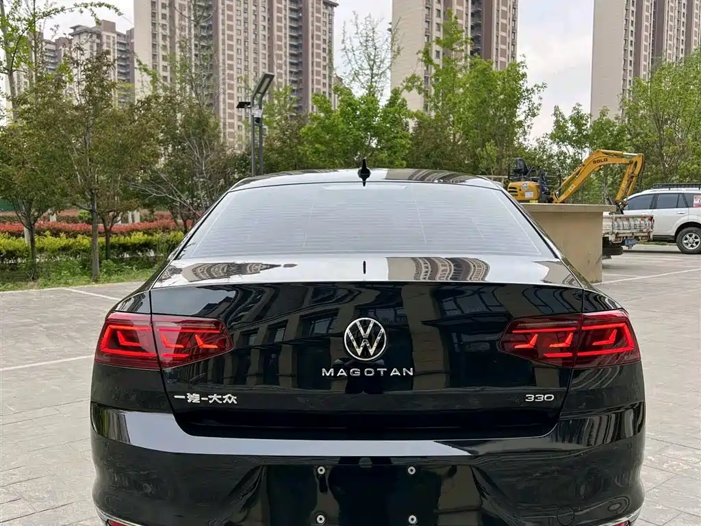 Volkswagen Magotan 2023 Model 2 Million Commemorative Edition 330TSI DSG Luxury фото 4