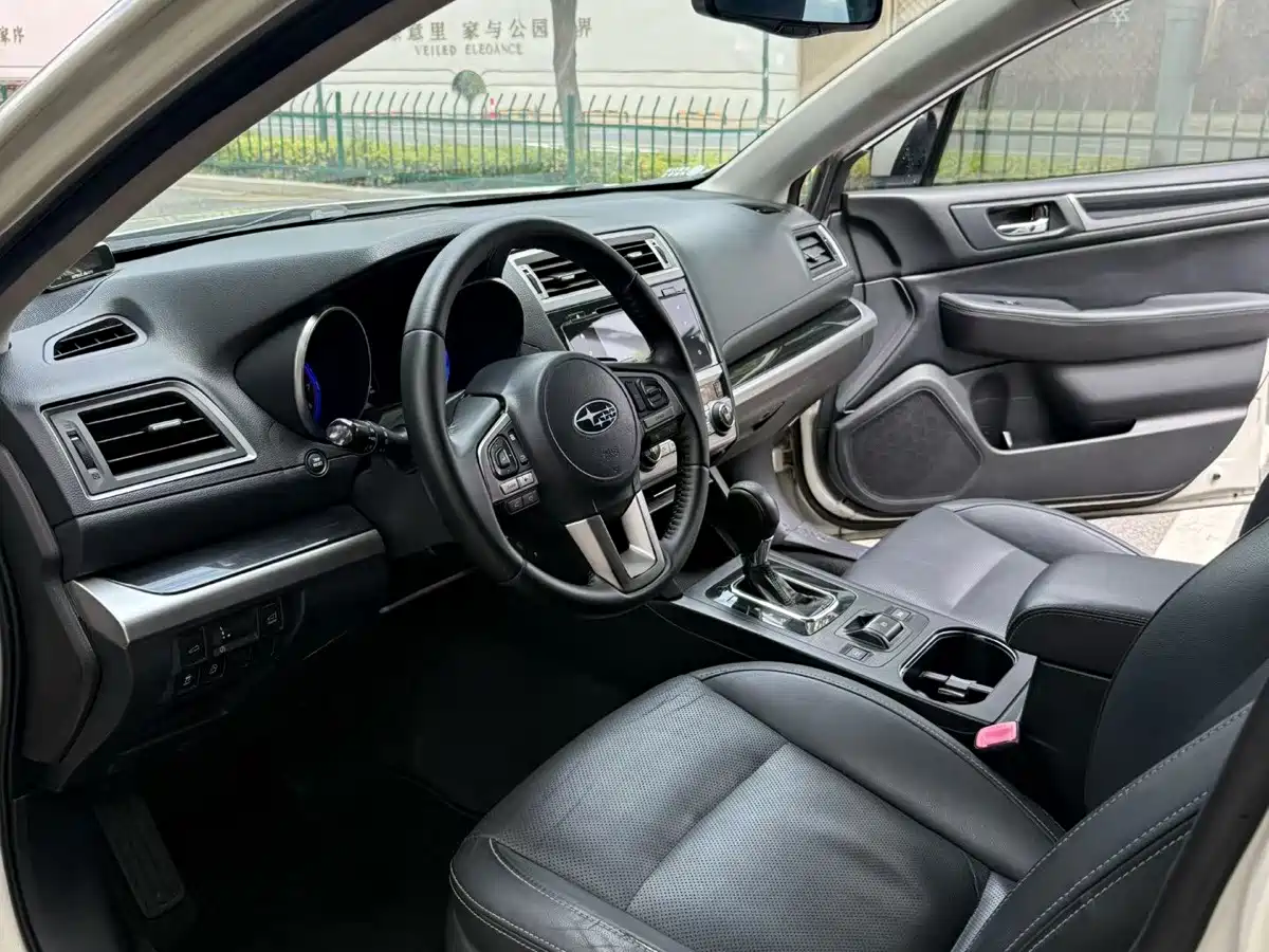 Фото 2 - Subaru Outback