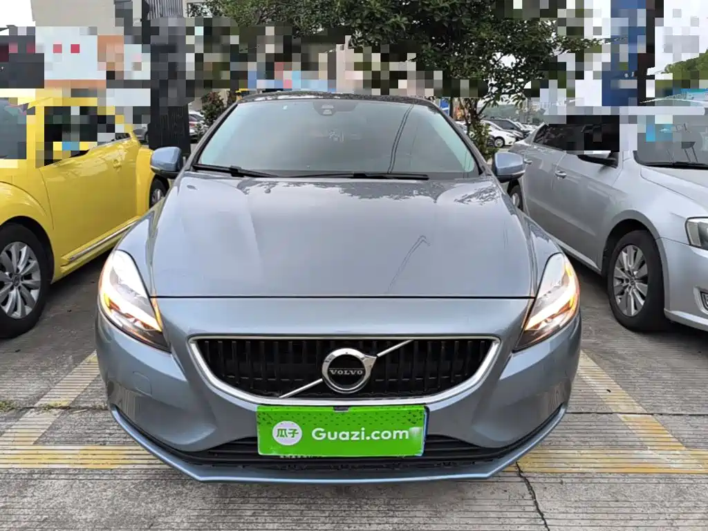 Фото 3 - Volvo V40