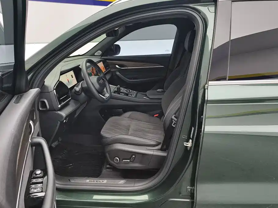 Фото 9 - Geely Monjaro