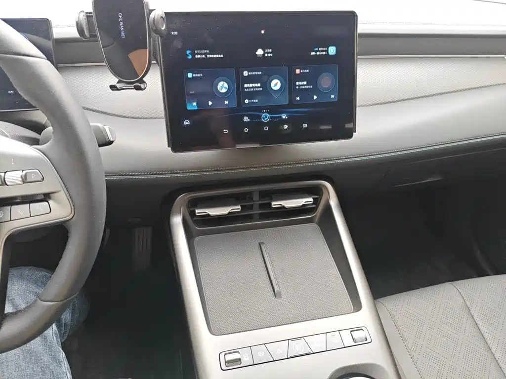 BYD Qin PLUS 2026 DM-i Smart Edition 128KM Progressive фото 6