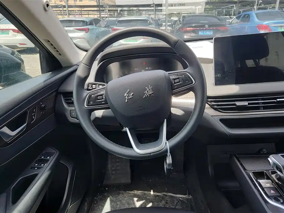 Hongqi E-QM5 2023 Facelift Basic Travel Edition фото 15