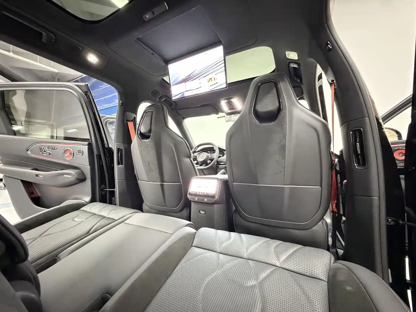 ZEEKR 8X 2026 2026 Model Dark Edition 5-Seater