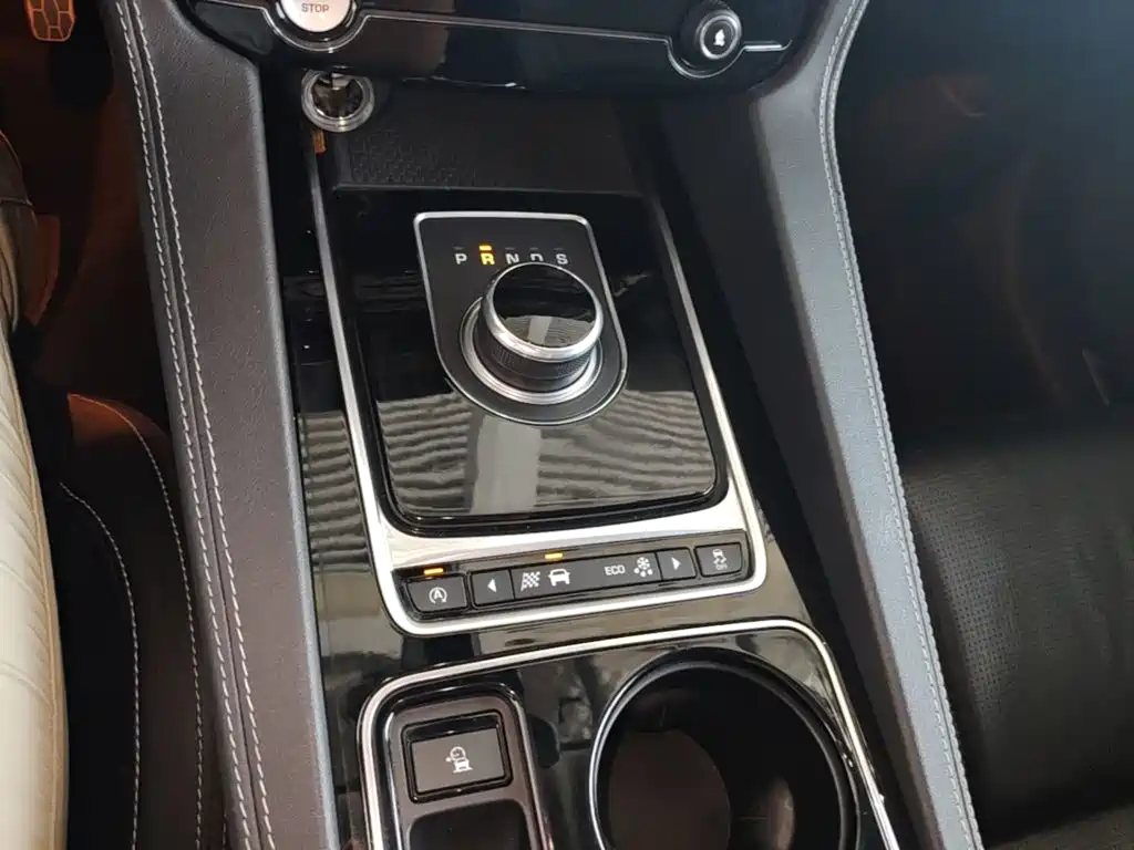 Jaguar F-PACE 2017 2016 3.0 SC 4WD R-Sport