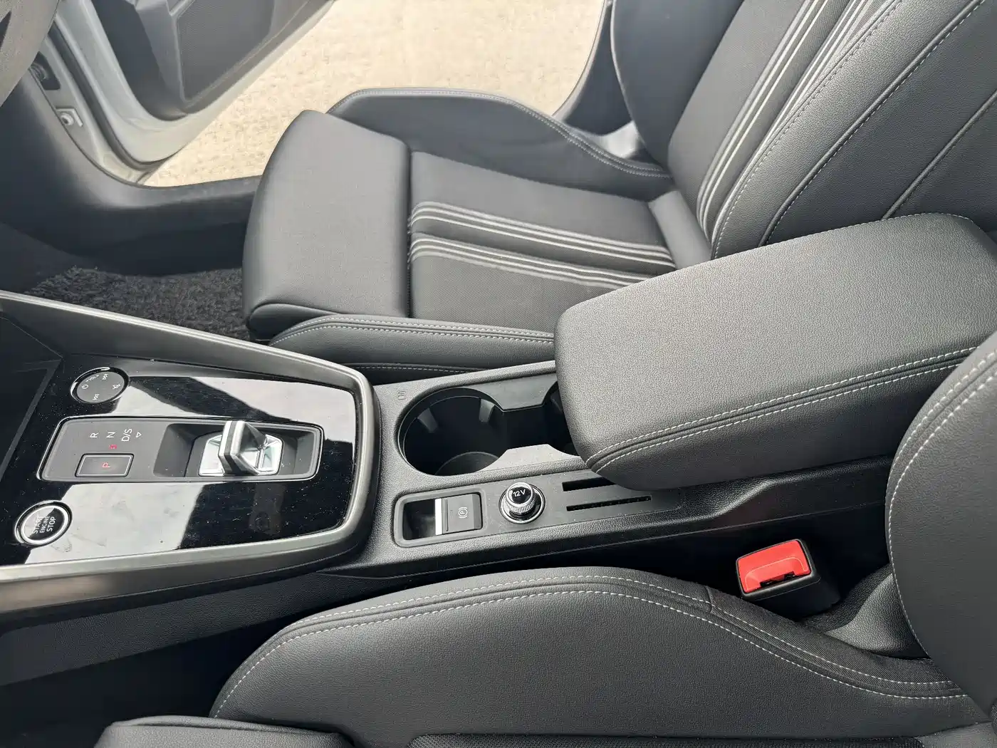 Audi A3 2024 Model A3L Limousine 35 TFSI Progressive Elegance фото 2