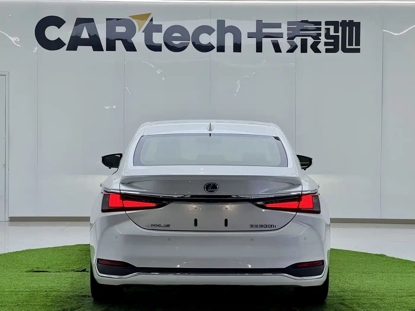 Lexus ES 2018 300h Excellence Edition China V фото 19