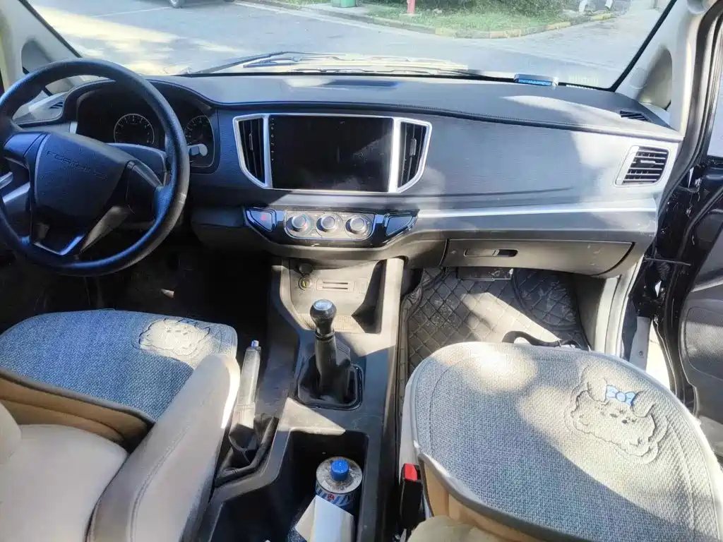 Dongfeng Fengxing Lingzhi 2026 2025 M5 1.6L Short Wheelbase Utility 7-seater