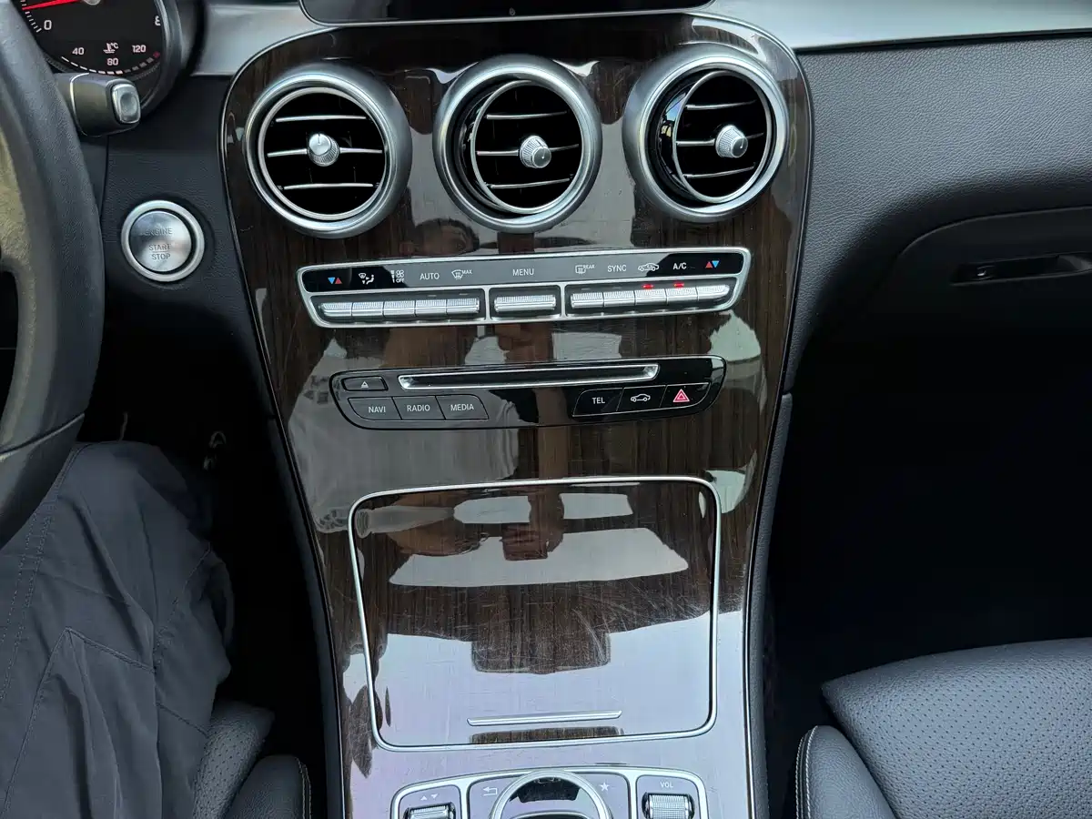 Mercedes-Benz GLC 2018 GLC 260 4MATIC Luxury фото 8