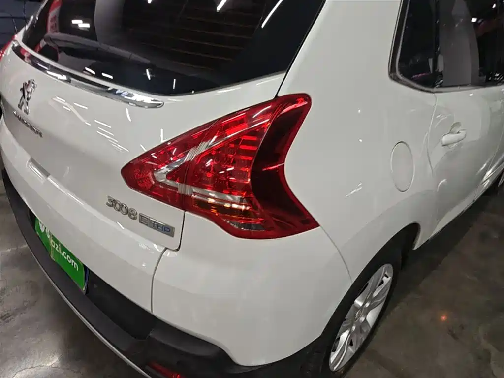 Peugeot 3008 2015 1.6THP Automatic Top Style Edition фото 8