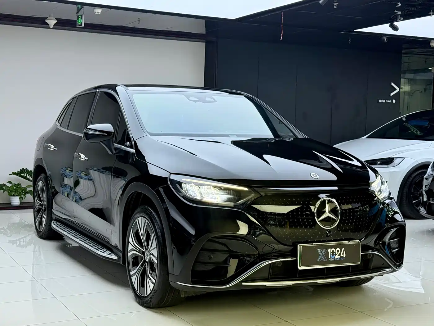 Mercedes-Benz EQE SUV 2023 350 4MATIC Luxury Edition фото 3