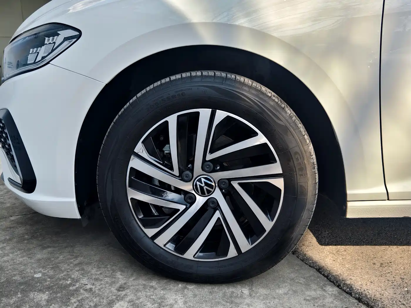 Volkswagen Lavida 2024 Model 300TSI DSG Starlight Leading Edition фото 9