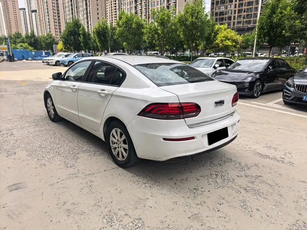 Qoros 3 2019 2018 Sedan 1.6L Auto Leading