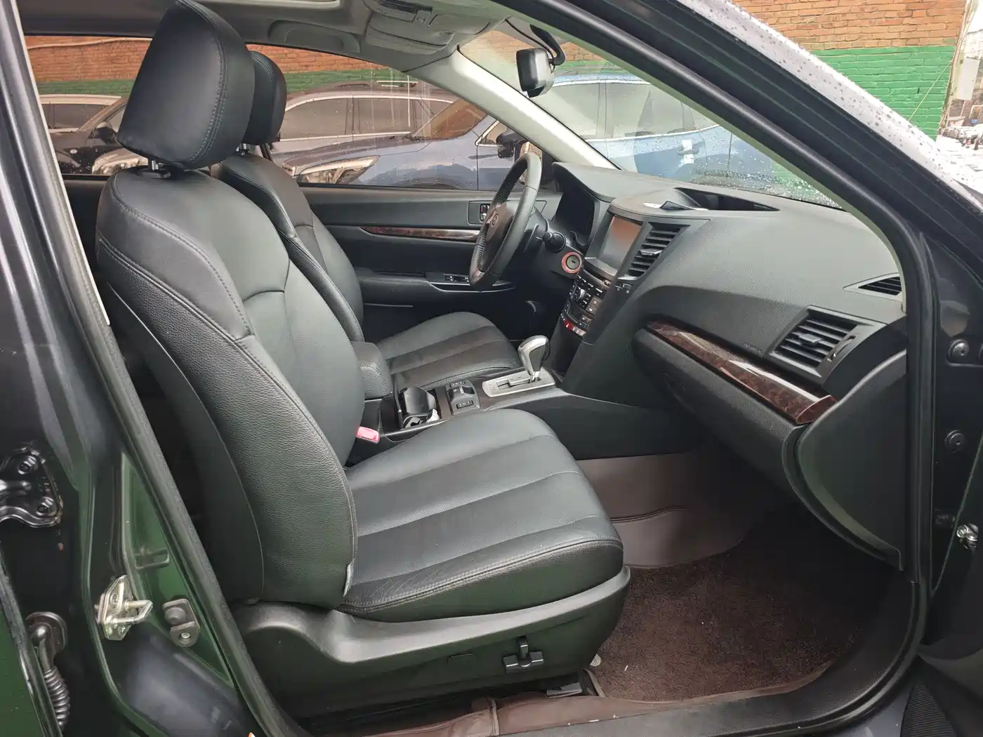 Subaru Outback 2013 2.5i Luxury Navigation Edition фото 7