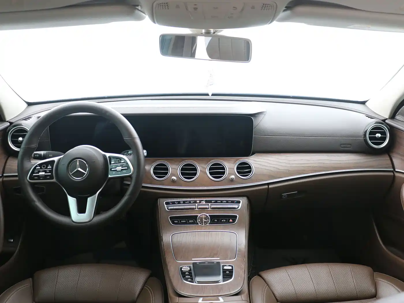 Mercedes-Benz E-Class 2019 E 200 L фото 9