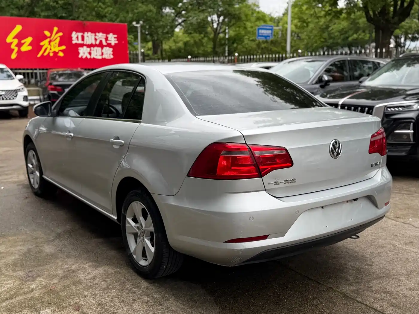 Volkswagen Bora 2013 1.6L Automatic Comfort Model фото 4