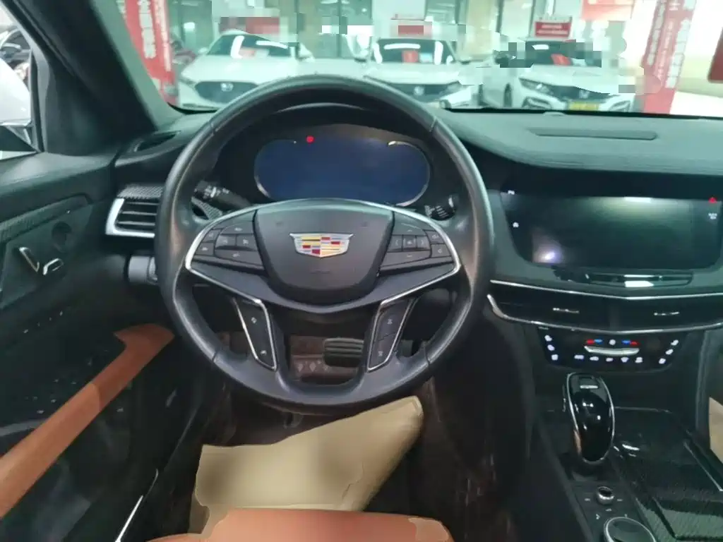 Фото 11 - Cadillac CT6