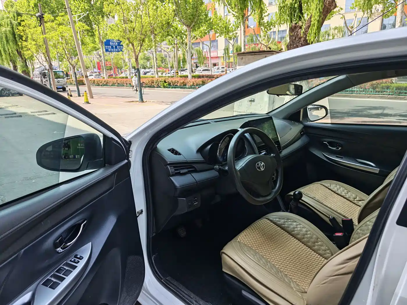 Toyota YARiS L Zhi Xuan 2014 1.3E Manual Charming Edition фото 6