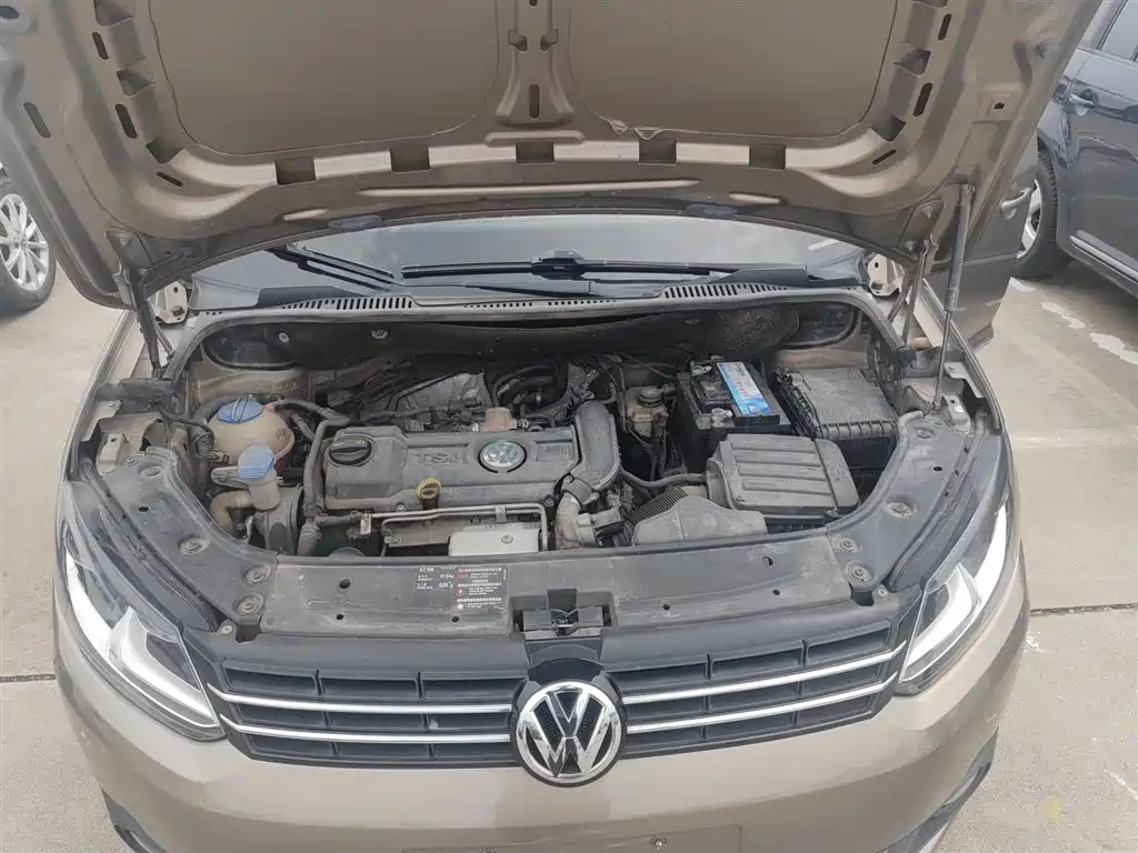 Volkswagen Touran 2015 1.4T DSG Comfort Edition 5-seater фото 16
