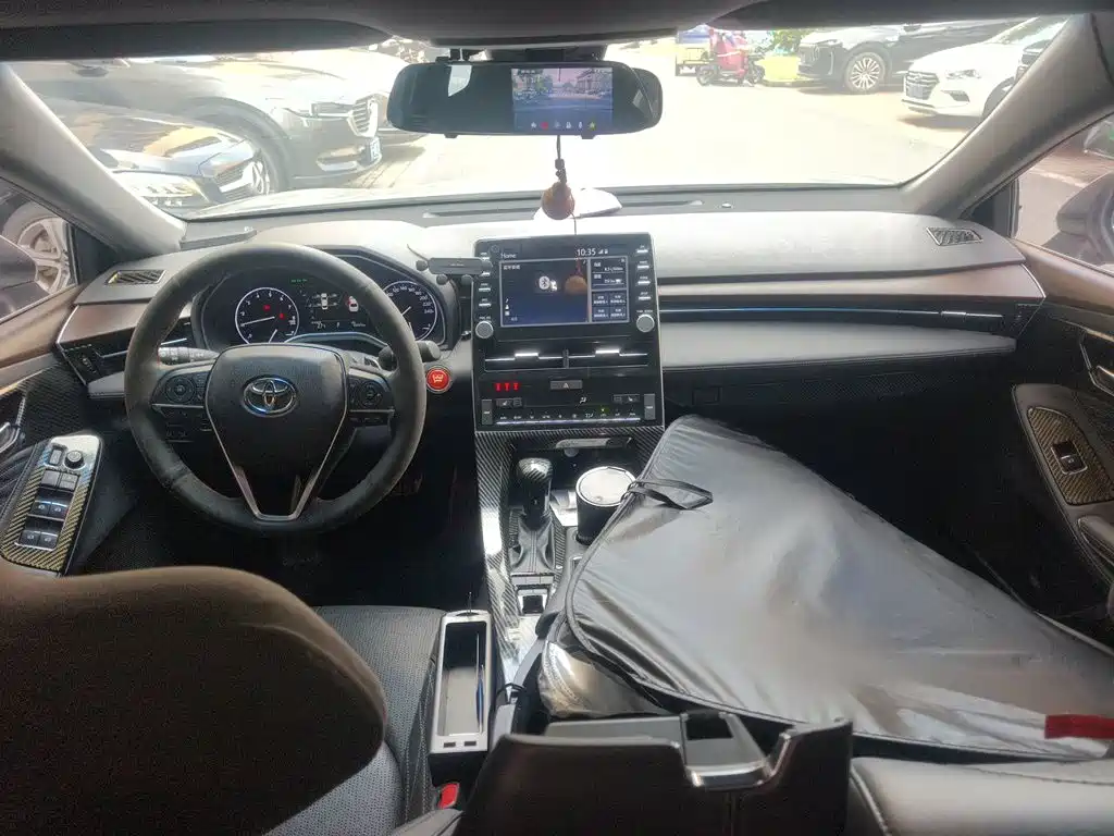 Photo 5 - Toyota Avalon