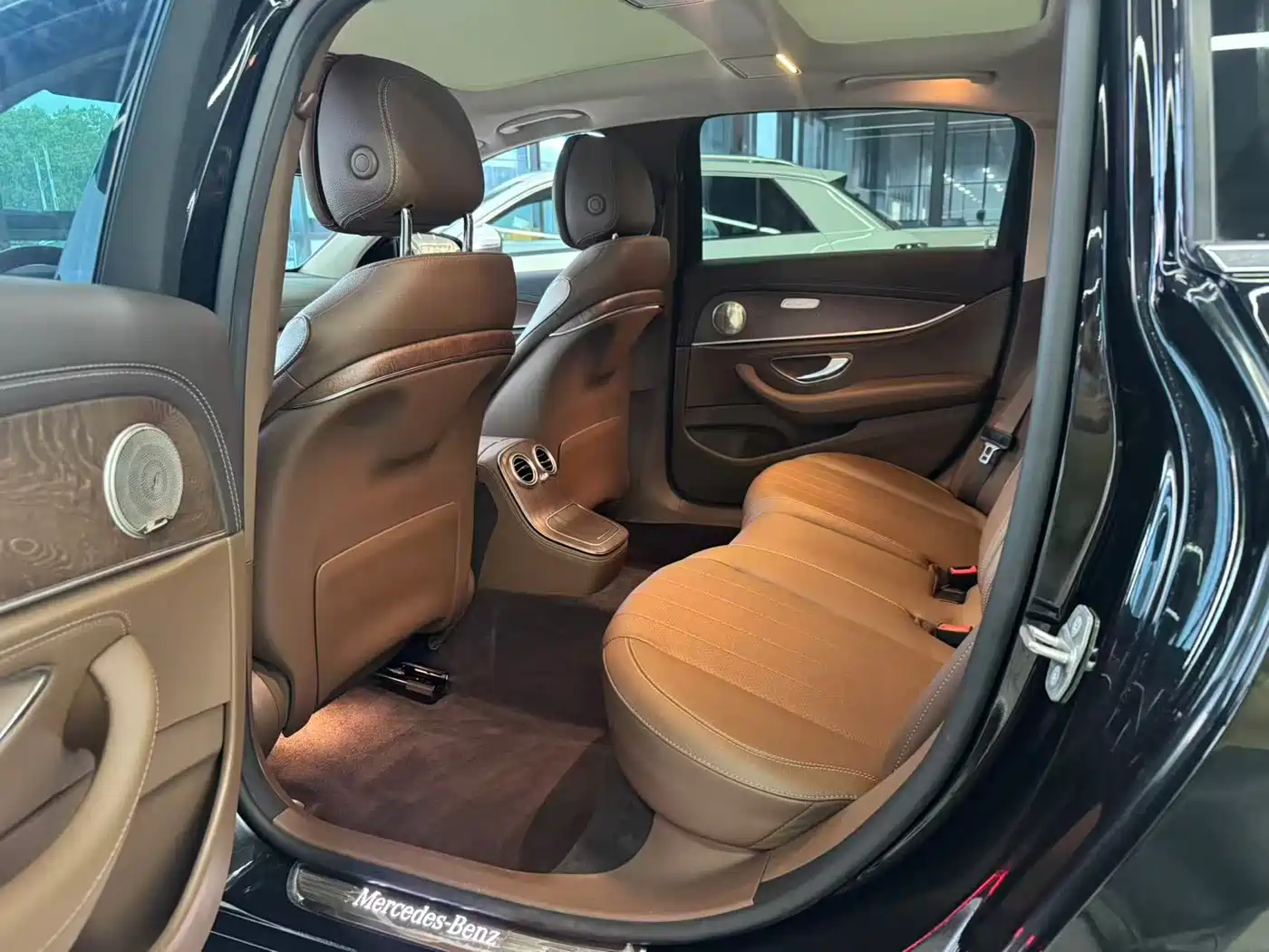 Mercedes-Benz E-Class 2022 Model Facelift II E 260 L фото 5